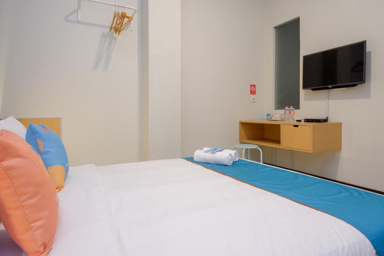 Sans Hotel Good Wish Semarang Jomblang Экстерьер фото