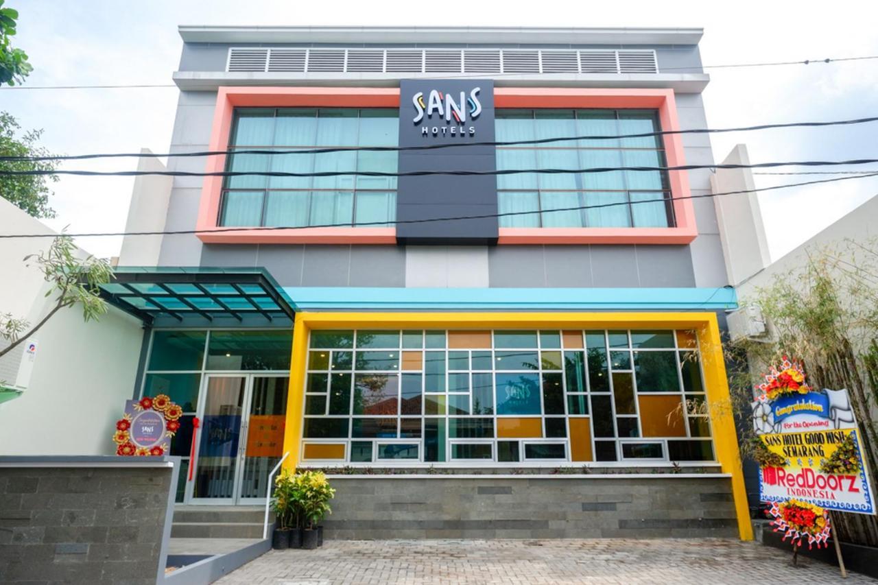 Sans Hotel Good Wish Semarang Jomblang Экстерьер фото