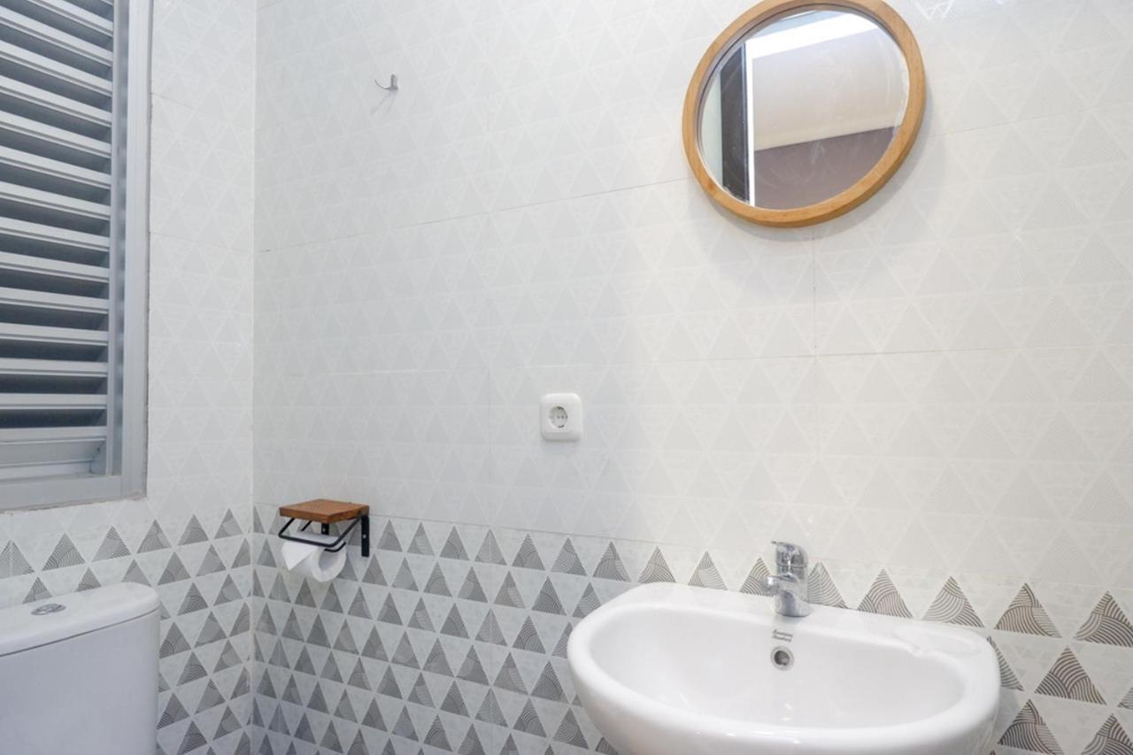 Sans Hotel Good Wish Semarang Jomblang Экстерьер фото