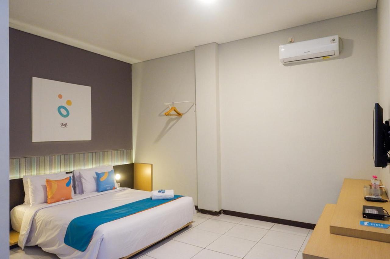 Sans Hotel Good Wish Semarang Jomblang Экстерьер фото