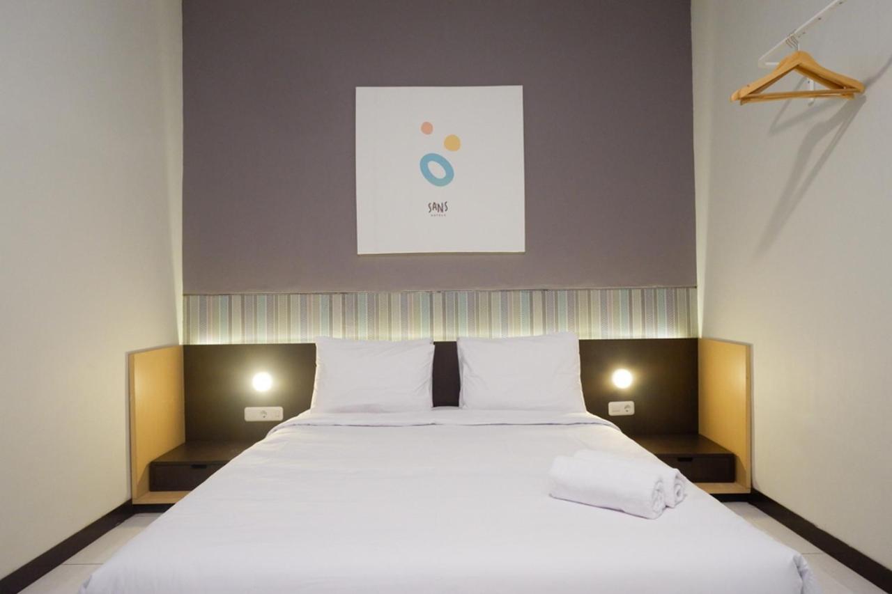 Sans Hotel Good Wish Semarang Jomblang Экстерьер фото